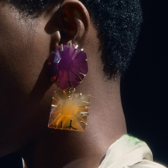 Zara Jewelry - NWT Zara SOLID COLOR RESIN EARRINGS